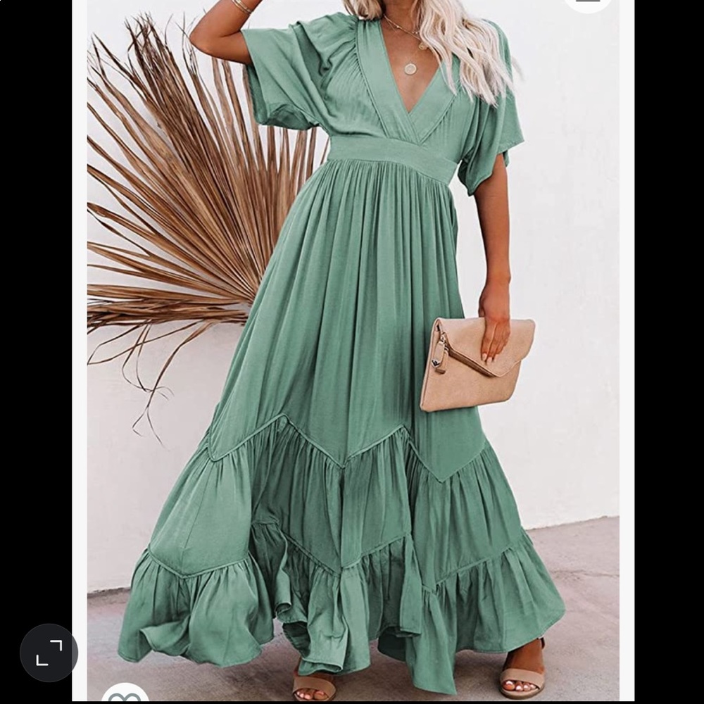 Flowy maxi dress. NWT. Bump friendly!